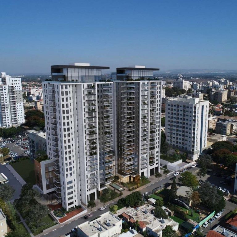 Projet à Hadera en centre ville dans quartier résidentiel proche commerces et de la gare. Roof top de 550m² pour les résidents
