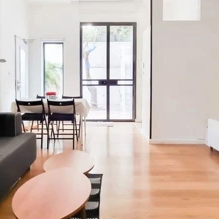 Appartement rez de jardin à Tel-Aviv 3 pièces lumineuses, jardin privé de 60m² à 2 pas de la mer