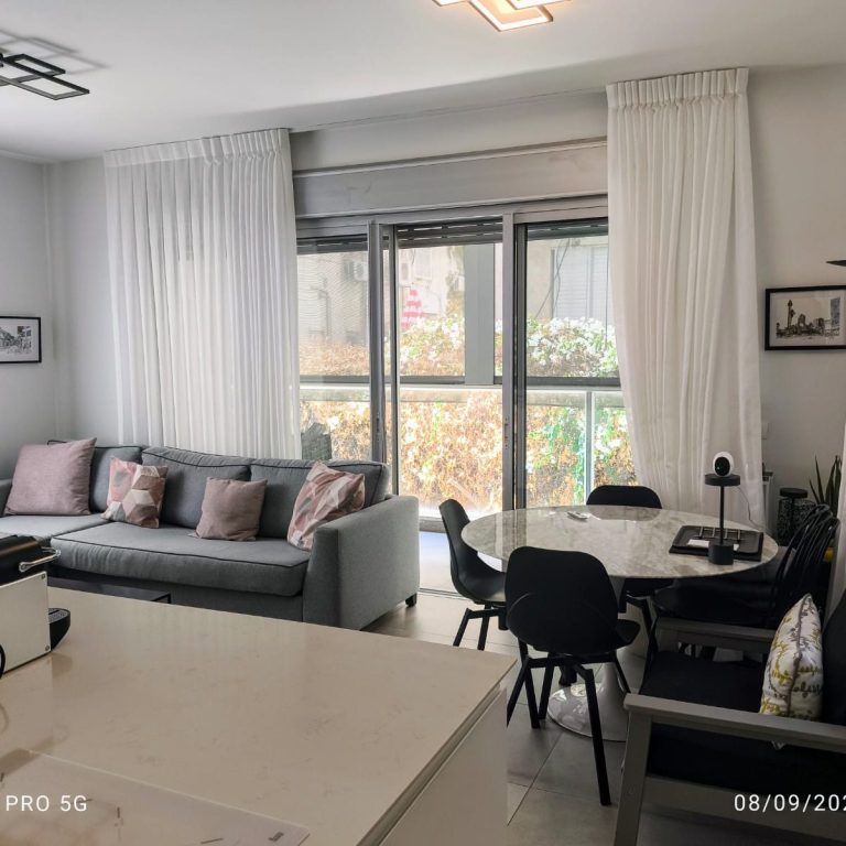 Appartement Tel-Aviv 3 pièces centre ville 70m² + terrasse 10m² emplacement idéal plein centre ville